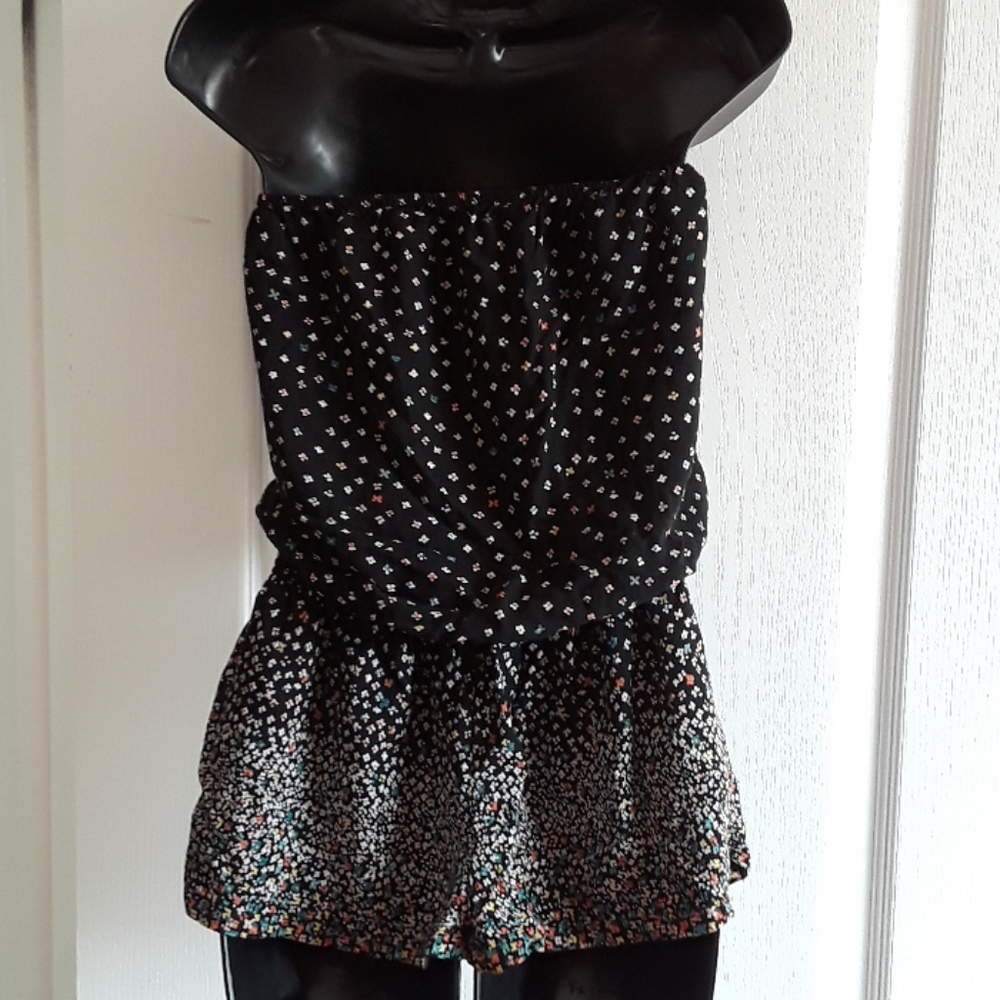 3/$40! Roxy rayon Romper - Picture 5 of 6